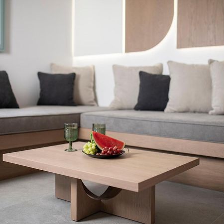 New Villa Katerina - 6 Villas & 6 Private Jacuzzi Emporio  エクステリア 写真