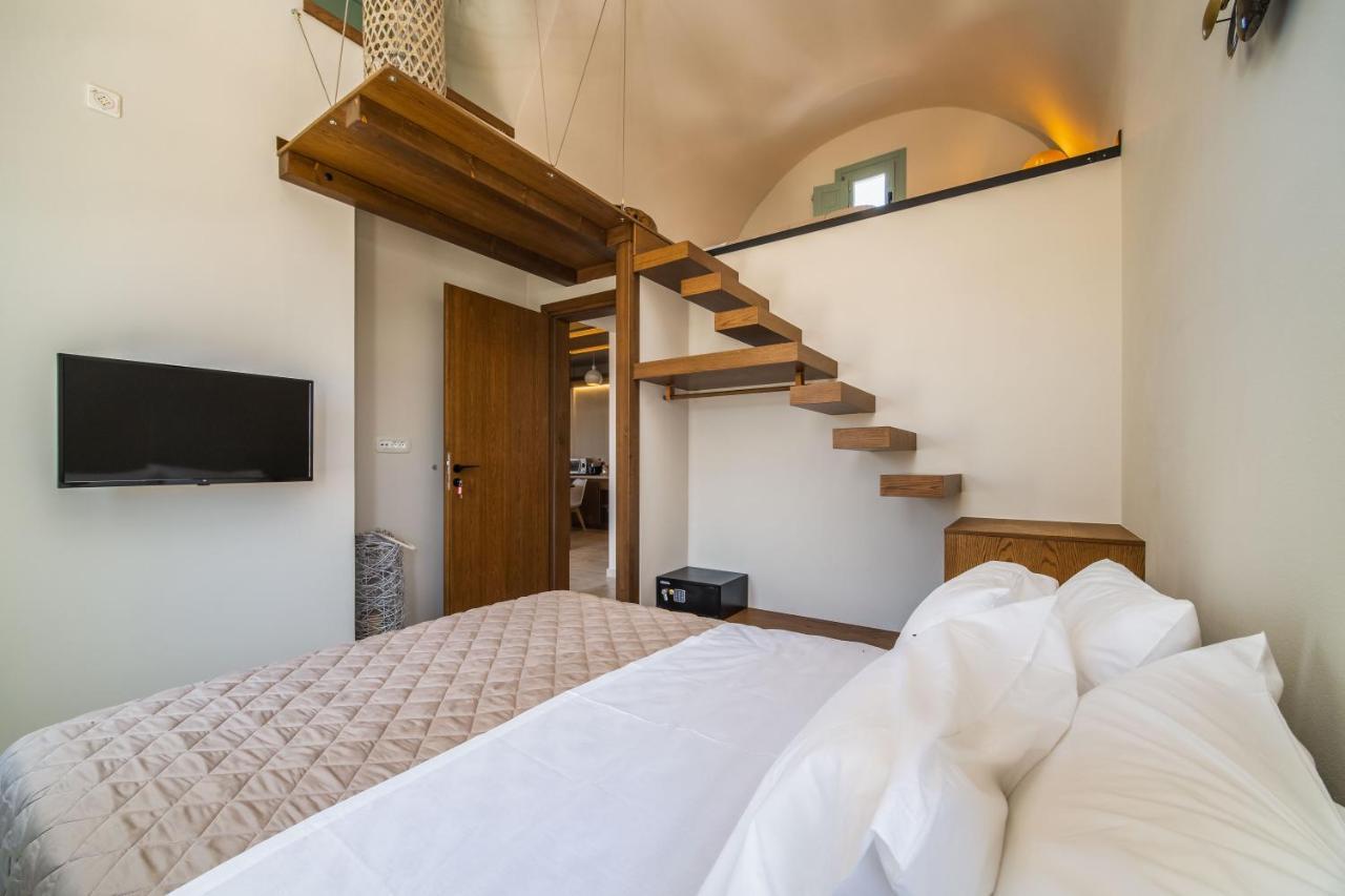 New Villa Katerina - 6 Villas & 6 Private Jacuzzi Emporio  エクステリア 写真