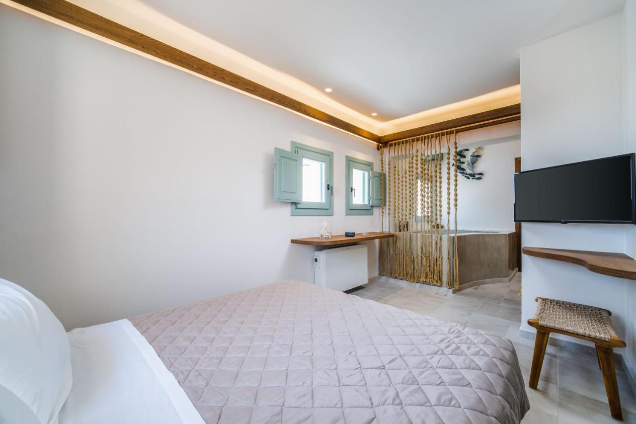 New Villa Katerina - 6 Villas & 6 Private Jacuzzi Emporio  エクステリア 写真