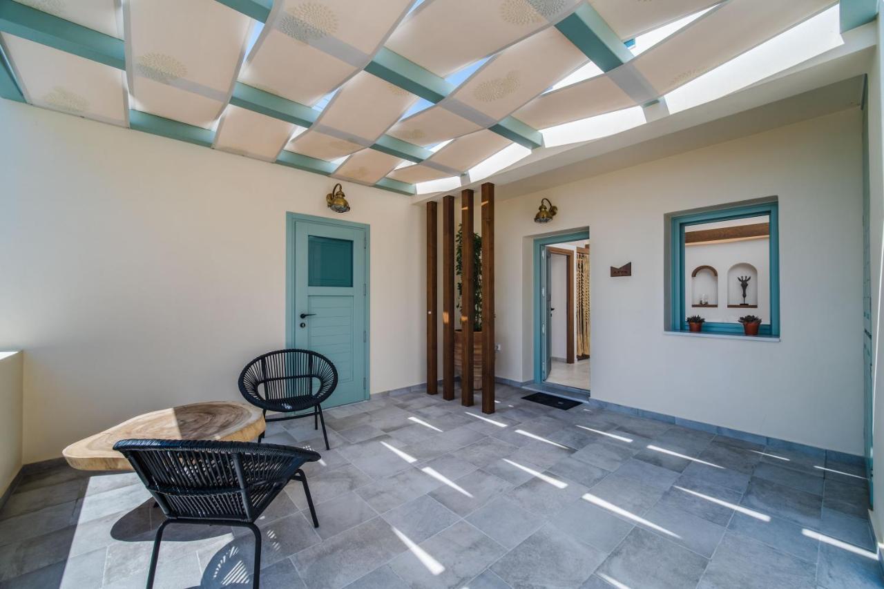 New Villa Katerina - 6 Villas & 6 Private Jacuzzi Emporio  エクステリア 写真