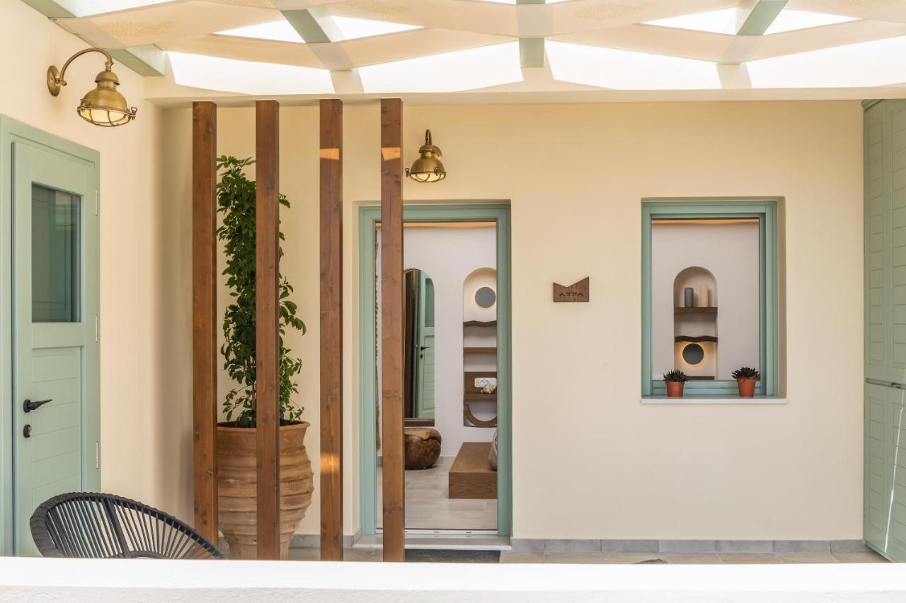 New Villa Katerina - 6 Villas & 6 Private Jacuzzi Emporio  エクステリア 写真