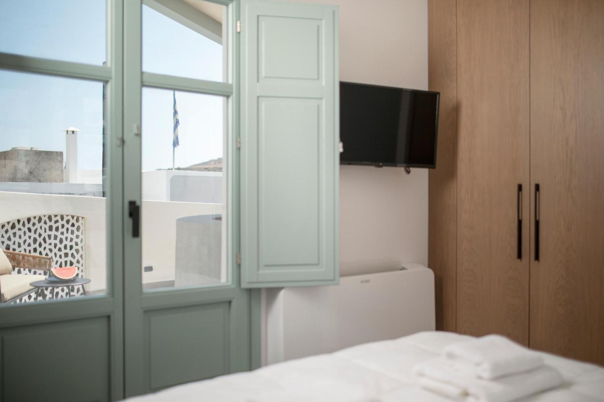 New Villa Katerina - 6 Villas & 6 Private Jacuzzi Emporio  エクステリア 写真