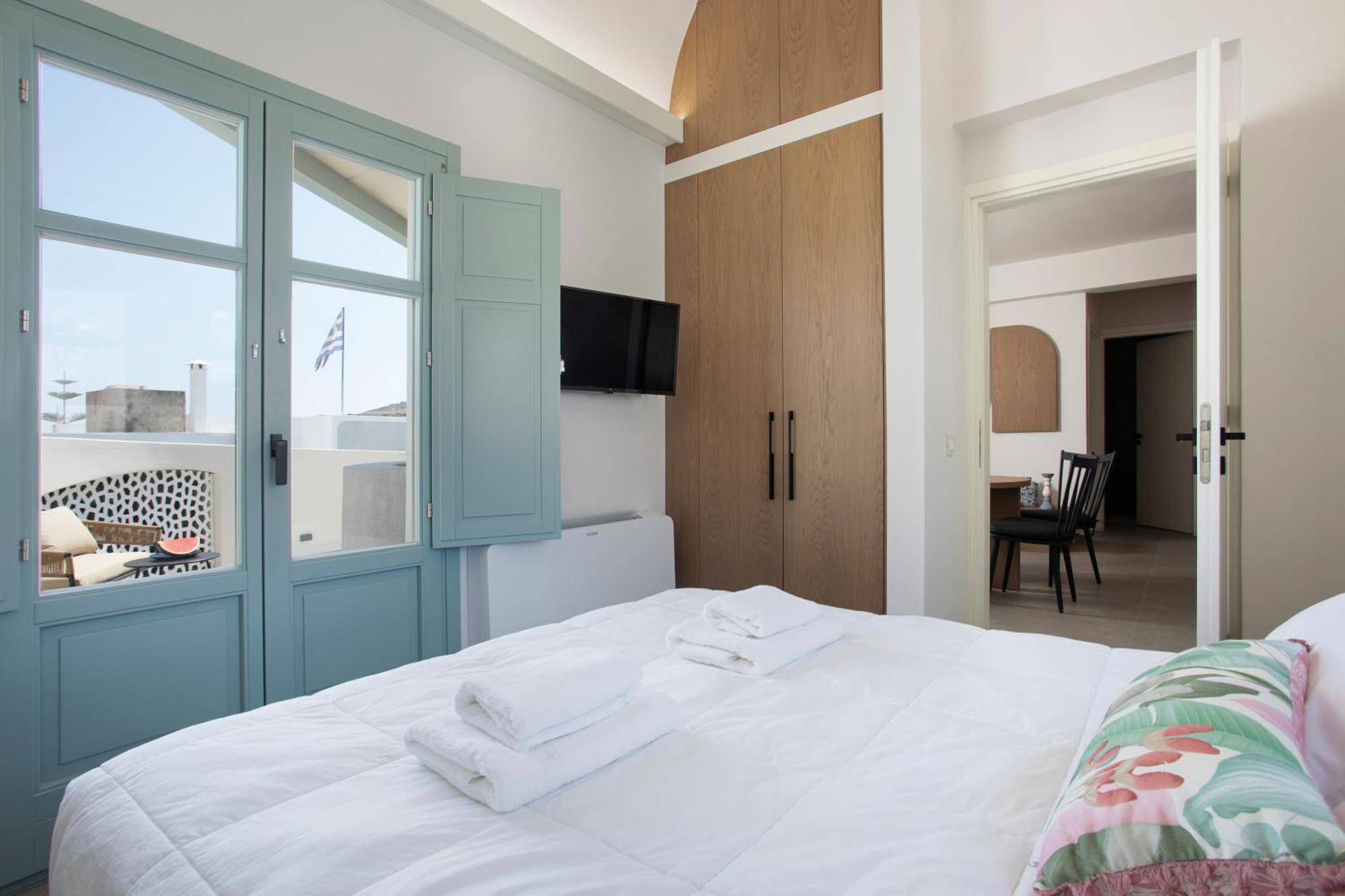 New Villa Katerina - 6 Villas & 6 Private Jacuzzi Emporio  エクステリア 写真