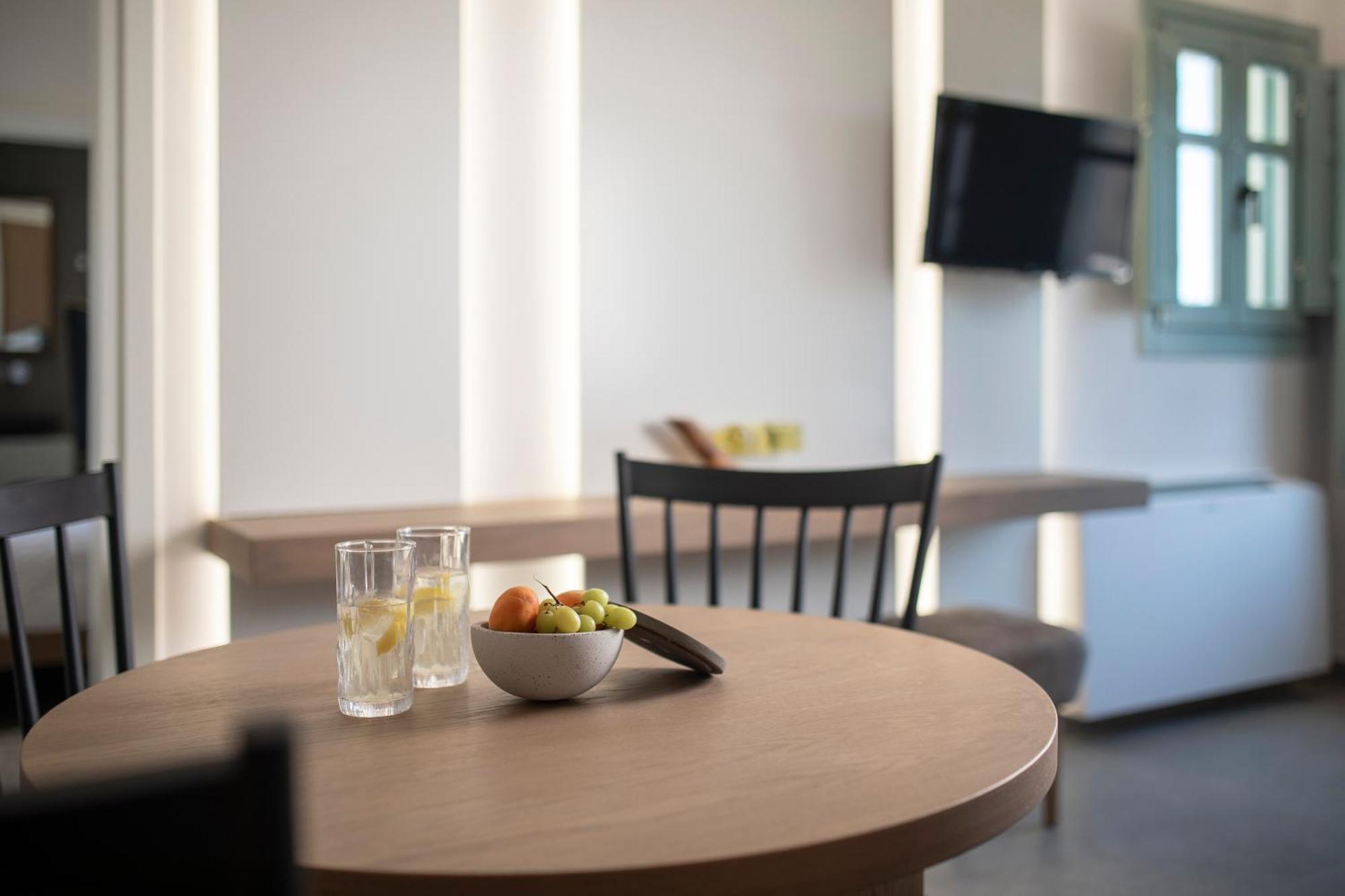 New Villa Katerina - 6 Villas & 6 Private Jacuzzi Emporio  エクステリア 写真